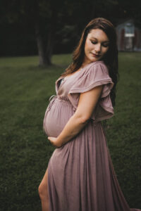 Professional maternity photographer Jefferson GA
